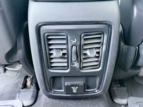 Used 2019 Jeep Grand Cherokee Altitude RWD image 29