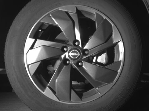 Used 2025 Nissan Rogue SV image 13