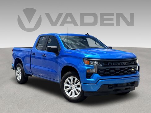 Used 2025 Chevrolet Silverado 1500 Custom image 1