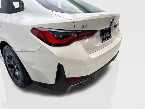 Used 2023 BMW i4 eDrive40 RWD image 19