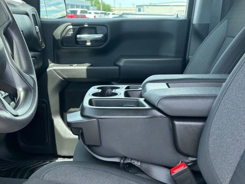 Used 2025 Chevrolet Silverado 1500 Custom image 10