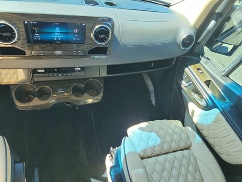 Used 2021 Mercedes-Benz Sprinter 2500 image 20