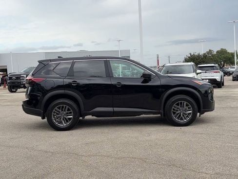 Used 2025 Nissan Rogue S FWD image 4