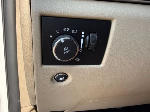 Used 2018 Jeep Grand Cherokee Limited RWD image 31