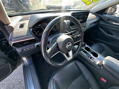 Used 2023 Nissan Altima 2.5 SL FWD image 7