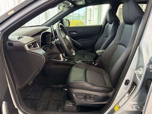 Used 2024 Toyota Corolla Cross AWD Hybrid w/ Convenience Package image 5