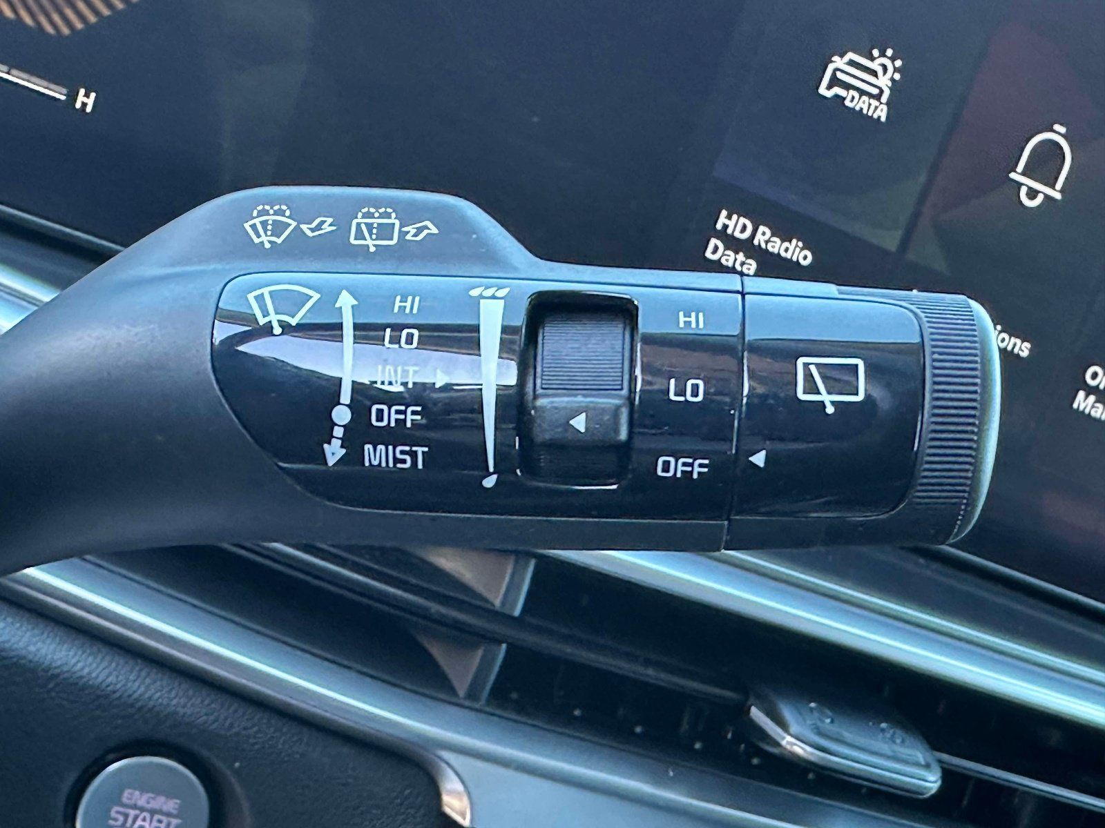 Used 2025 Kia Sorento EX AWD/4WD image 16