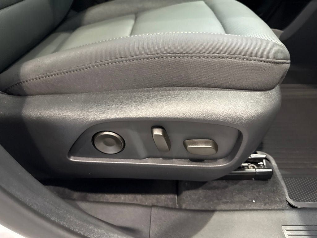 New 2027 GMC Terrain AT4 w/ Convenience Package III AWD/4WD image 13
