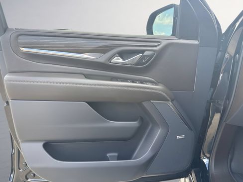 Used 2023 GMC Yukon XL Denali w/ Denali Reserve Package AWD/4WD image 32