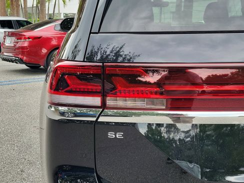 New 2026 Volkswagen Atlas SE FWD image 10