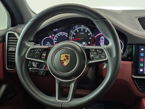 Used 2023 Porsche Cayenne S image 20