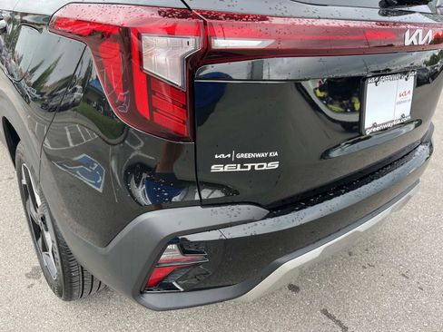Used 2025 Kia Seltos S FWD image 10