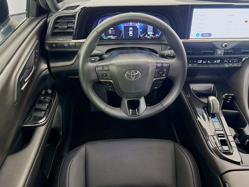 Used 2026 Toyota Crown Limited image 16