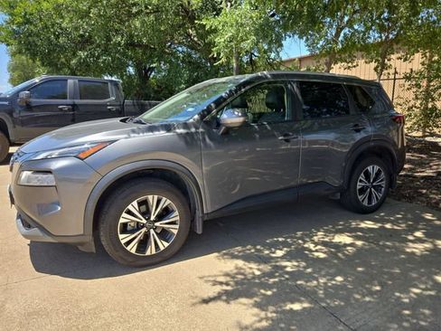 Used 2022 Nissan Rogue SV w/ SV Premium Package FWD image 1