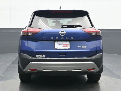 Used 2021 Nissan Rogue Platinum image 5