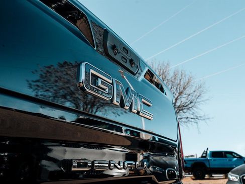 Used 2023 GMC Sierra 1500 Denali Ultimate image 14