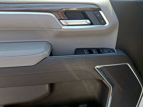Used 2025 Chevrolet Silverado 1500 LT RWD image 12