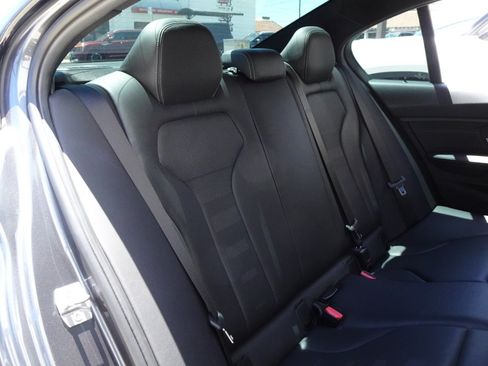 Used 2018 BMW M3 RWD image 18