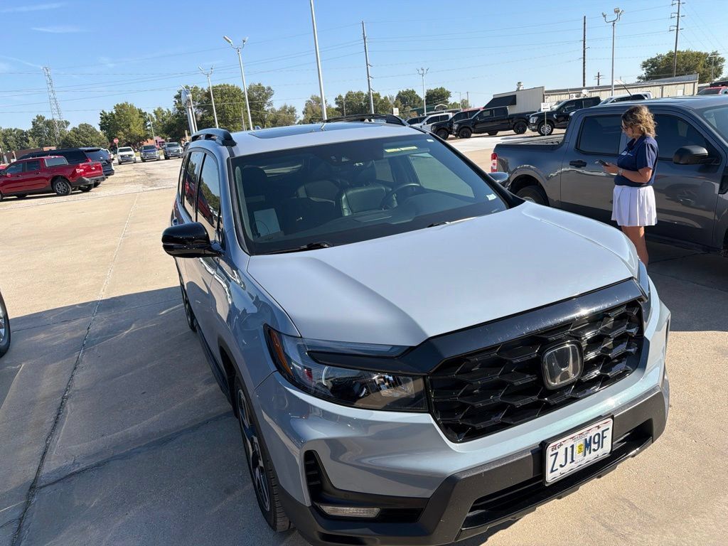 Used 2022 Honda Passport Elite image 3
