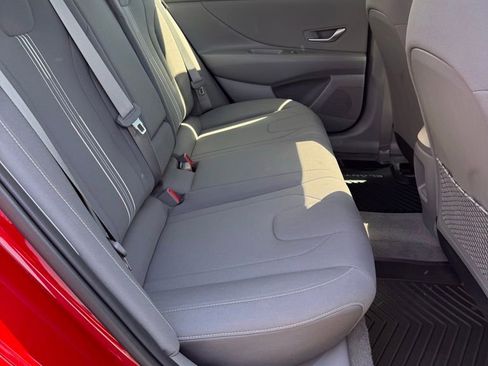 Used 2025 Hyundai Elantra SEL FWD image 12