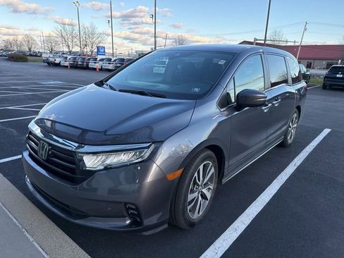 Certified 2023 Honda Odyssey Touring image 4