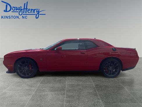 New 2022 Dodge Challenger R/T Scat Pack w/ Shaker Package image 2