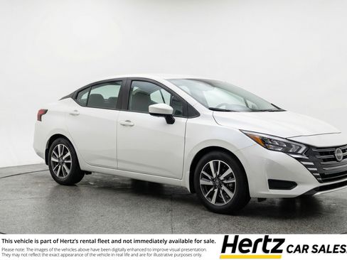 Used 2025 Nissan Versa SV image 1