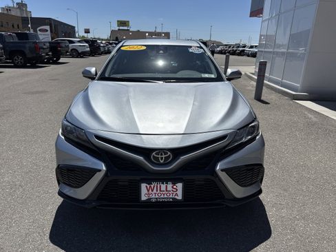 Used 2022 Toyota Camry SE w/ Carpet Mat Package (TMS) FWD image 5