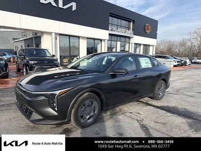 New 2025 Kia K4 LX