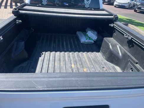 Used 2017 Toyota Tacoma TRD Sport w/ Tow Package RWD image 5