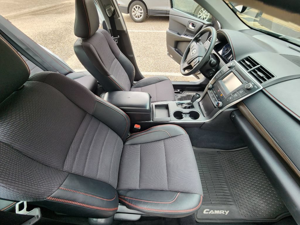 Used 2016 Toyota Camry LE FWD image 10