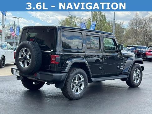 Used 2021 Jeep Wrangler Unlimited Sahara AWD/4WD image 3