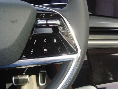 New 2026 Cadillac Vistiq Sport image 12