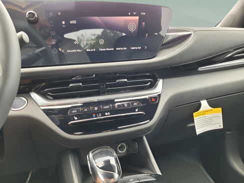 New 2025 Buick Envista Avenir image 25