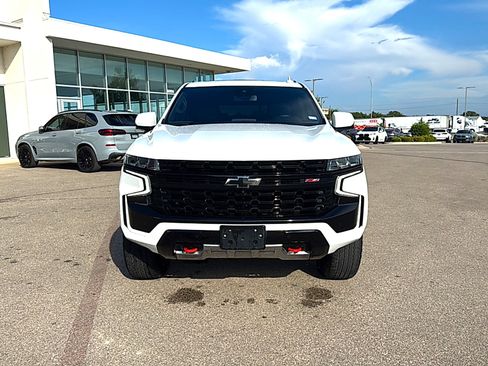 Used 2024 Chevrolet Tahoe Z71 w/ Luxury Package AWD/4WD image 2