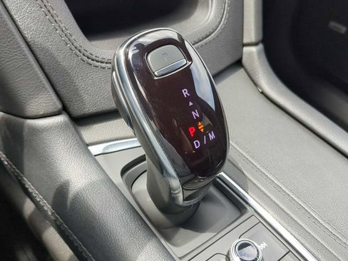 Used 2025 Cadillac XT6 Luxury image 22