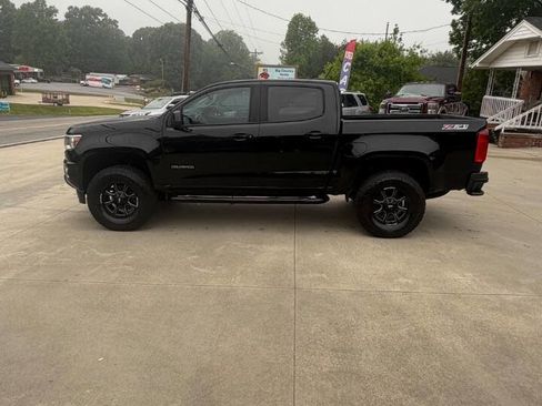 Used 2017 Chevrolet Colorado Z71 AWD/4WD image 2