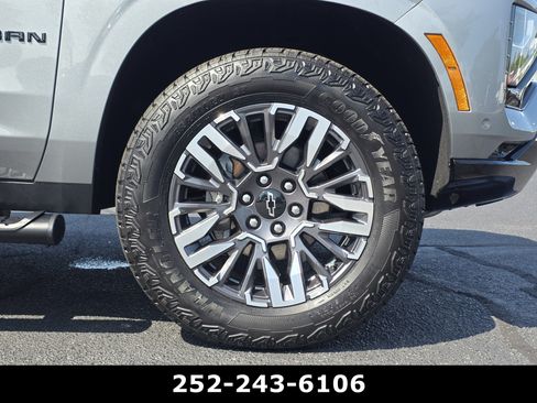 Used 2026 Chevrolet Suburban Z71 w/ Comfort Package AWD/4WD image 54