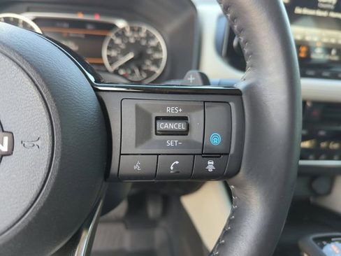 Used 2023 Nissan Rogue SL w/ SL Premium Package image 42