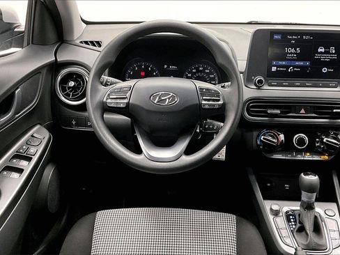 Certified 2023 Hyundai Kona SE w/ Cargo Package image 5