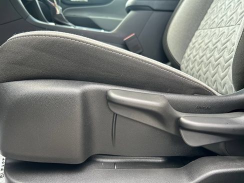 Used 2024 Chevrolet Equinox LS AWD/4WD image 19