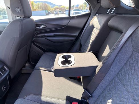 Used 2022 Chevrolet Equinox LT image 18