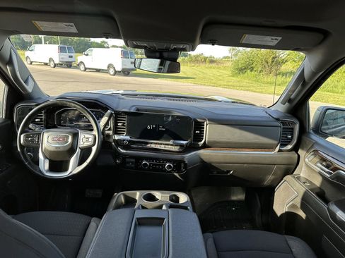 Used 2024 GMC Sierra 1500 Elevation w/ X31 Off-Road Package AWD/4WD image 15