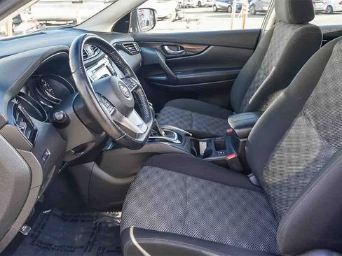 Used 2021 Nissan Rogue Sport SV image 19