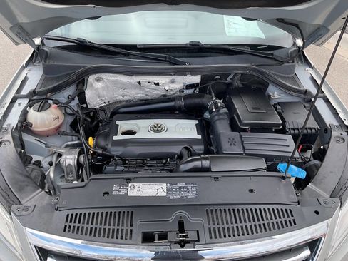 Used 2010 Volkswagen Tiguan S image 44