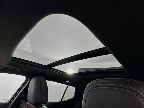 Used 2025 Chevrolet Equinox EV RS FWD image 26