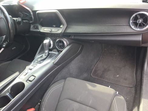 Used 2016 Chevrolet Camaro LT w/ Technology Package RWD image 12