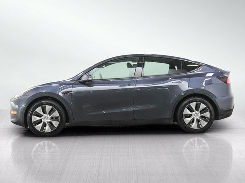 Used 2023 Tesla Model Y Long Range AWD/4WD image 2