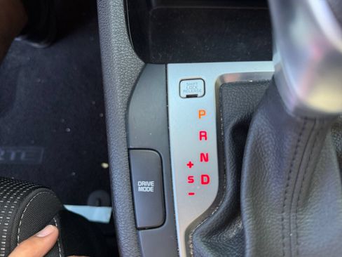 Used 2020 Kia Forte LXS FWD image 24