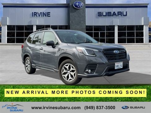 Used 2023 Subaru Forester Premium image 1